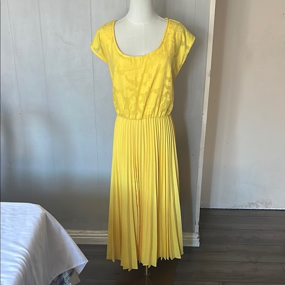 Lane Bryant Yellow Midi Sundress with Pleated Ruched Design - Picture 1 of 7